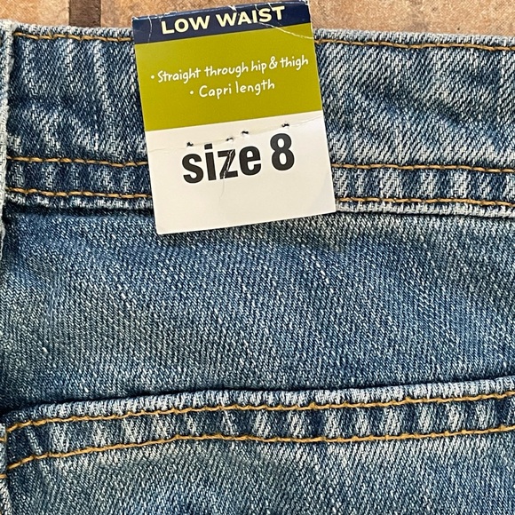 Old Navy Vintage Crop Cut 100% Cotton Jeans (Size 8) NWT - Picture 7 of 8